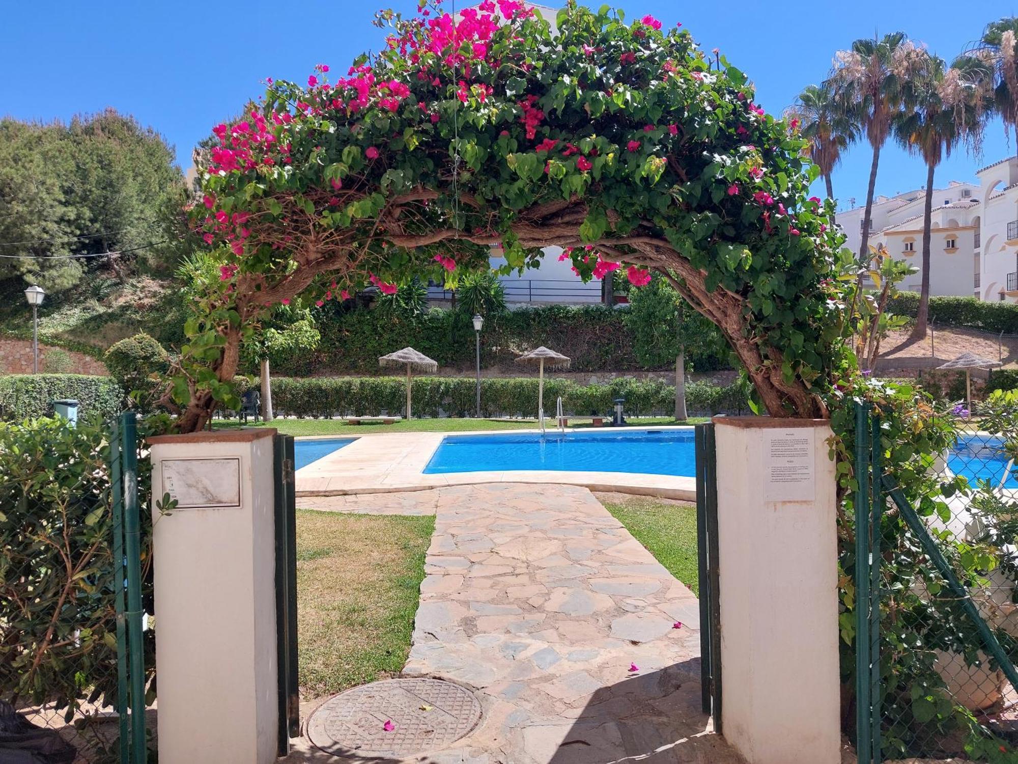 Apartment Estudio Con Piscina Y Parking, Playa A 4 Min A Pie, Tren A 2 Min Fuengirola