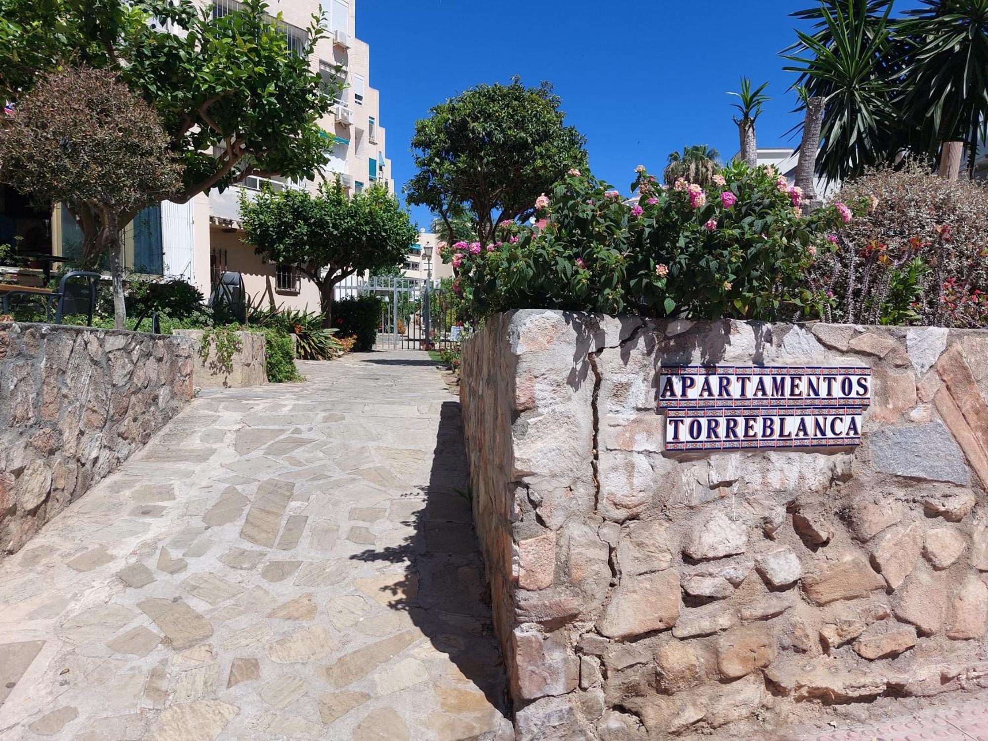 Estudio Con Piscina Y Parking, Playa A 4 Min A Pie, Tren A 2 Min Apartamento *
